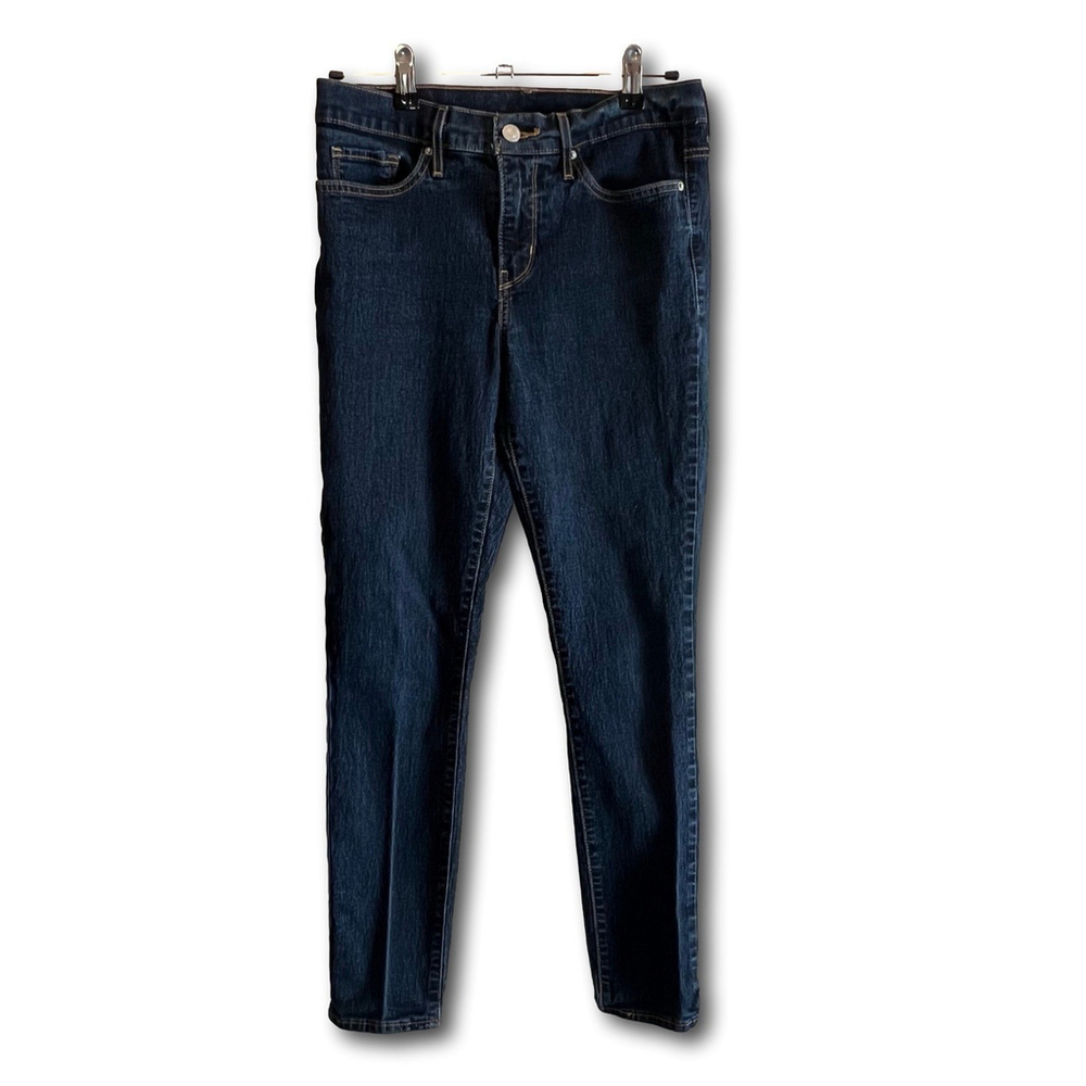 Levi's Jeans 535 Dark Wash Super Skinny Woman’s size 00